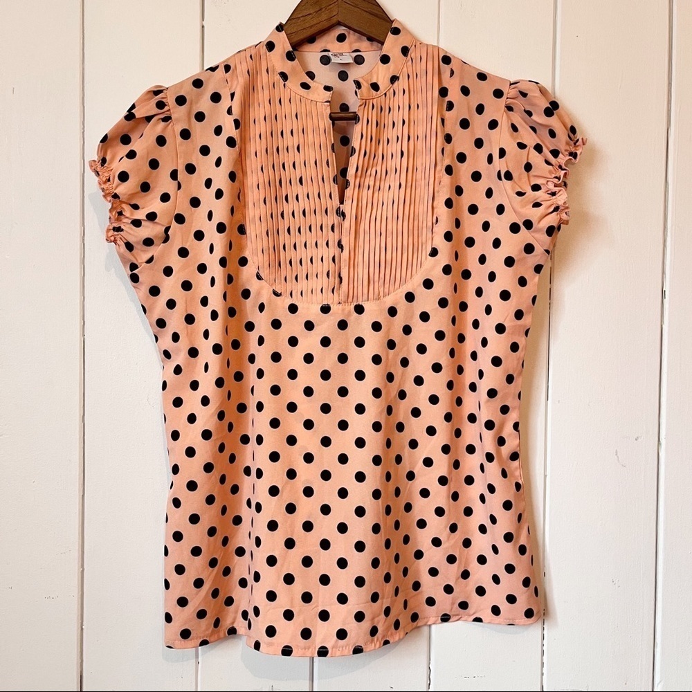 Spring & Summer Polka-dot Cap Sleeve blouse. Size Large.